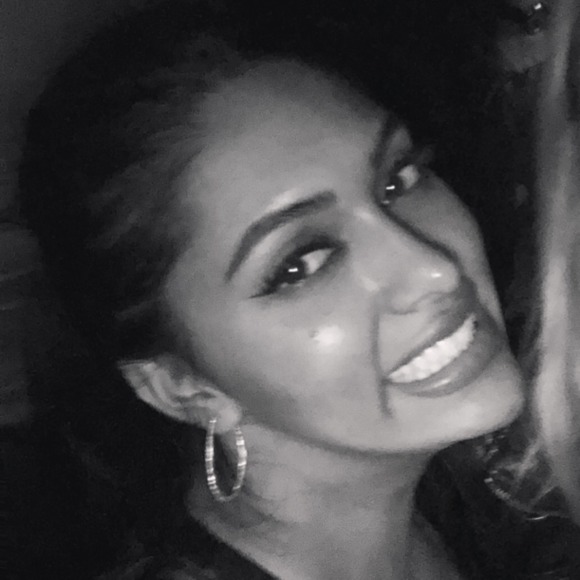 Meet your Posher, Valentina - Picture 1 of 1